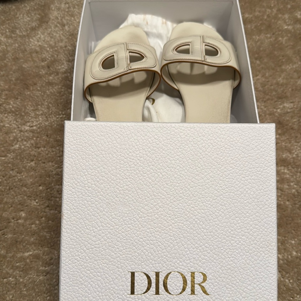 Christian Dior D-Club Slide, White Calf Skin
Original packaging